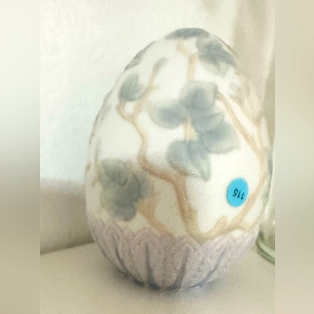 Lladro Collection EGG